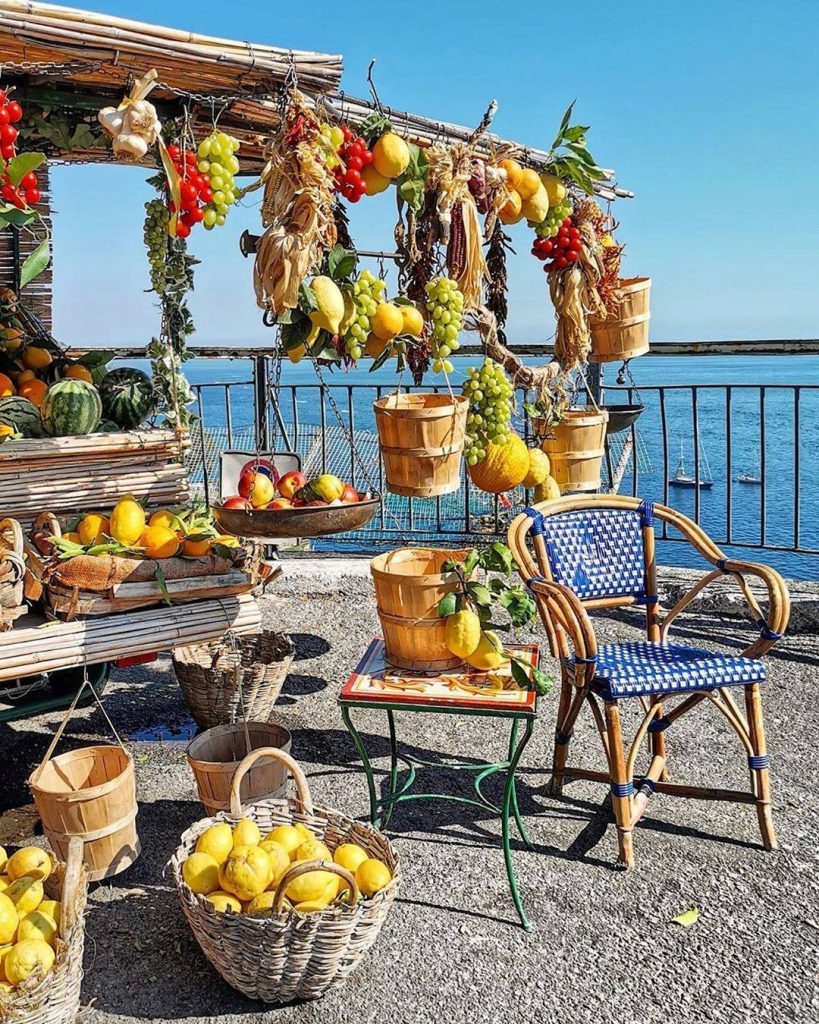 Take your perfect Positano photos at the fruit car